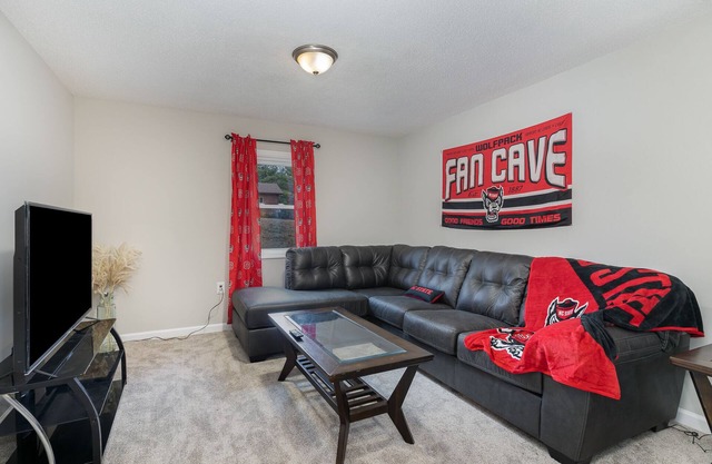 Near NC State, 5 minutes to downtown, quick access to everything!