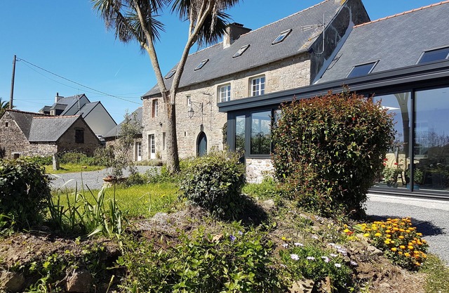 Near Paimpol and the coast, total relaxation in a quiet, vast renovated Breton farmhouse