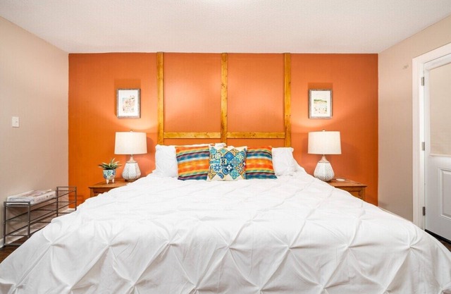 Near Rapides Med 🏥 |King Bed 🛏| 55" TVs🖥