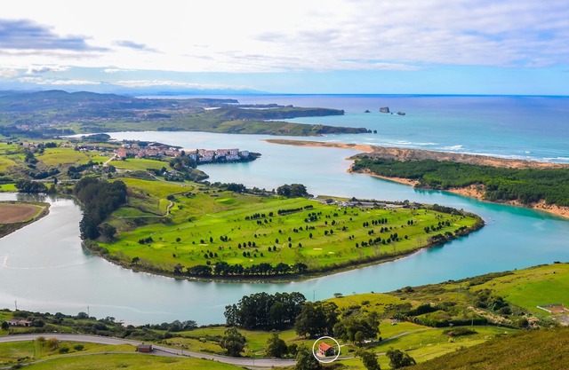 Near Santander: House with exceptional panorama