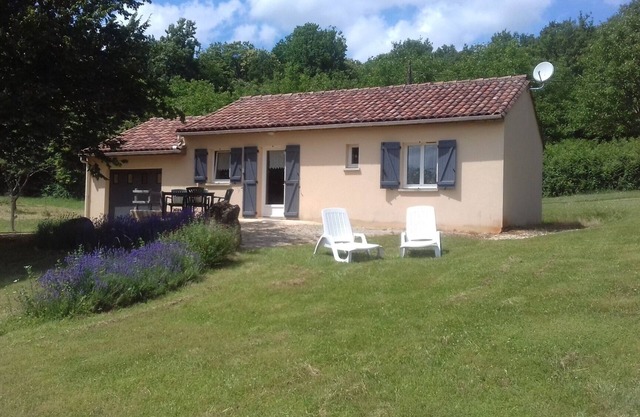 Near Sarlat independent house 4 pers.