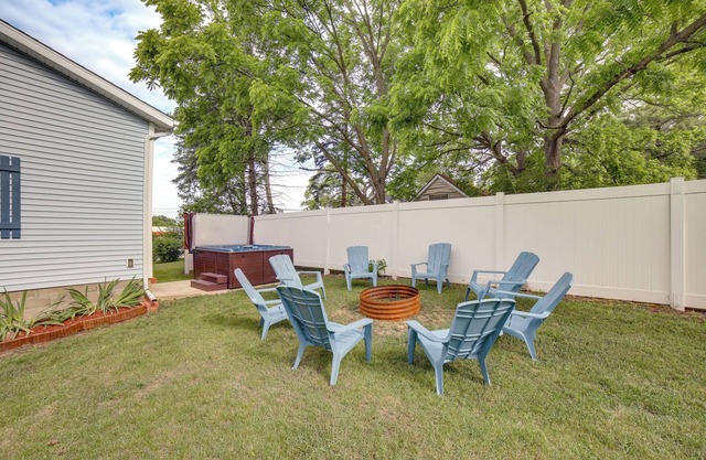 Near Saugatuck Dunes: Pet-Friendly Fennville Home!