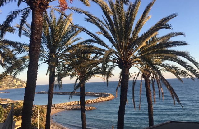 Near the sea and beach of Bordighera & Ospedaletti