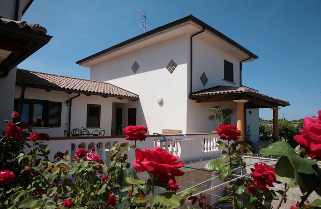 Near Tropea, Apartment in Villa Pamela vacations, (Camelia) 4/5