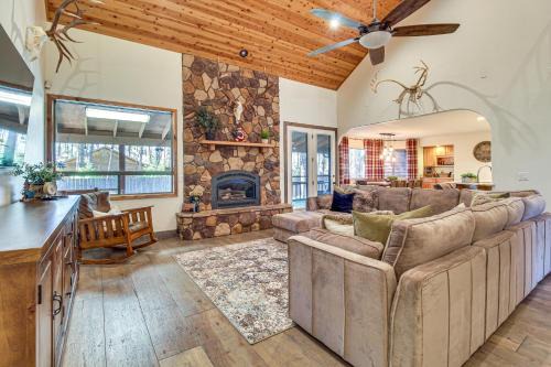 Near Woodland Lake Park Cabin with Serene Deck!