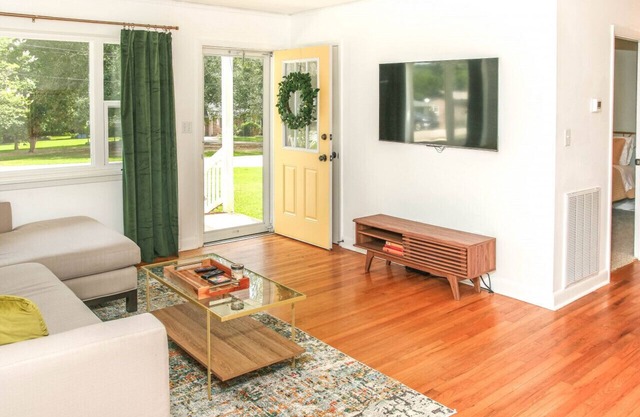 Neat & Sweet Home: Furman 5 mins