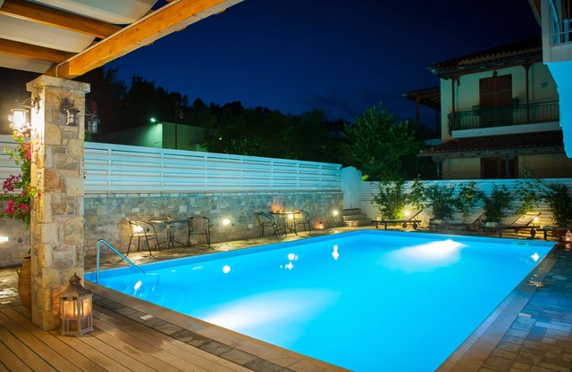 Neda Hotel