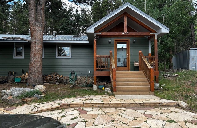 NedSpread. Walking distance to town, bike trails, and bus to Eldora