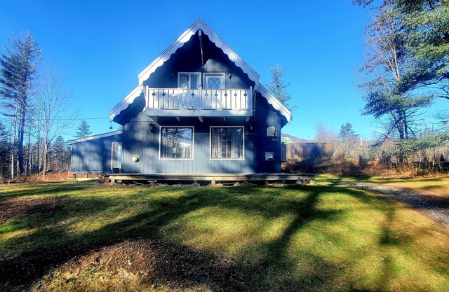 Need a pet-friendly rustic chalet to escape? Try Blue Ridge Chalet.