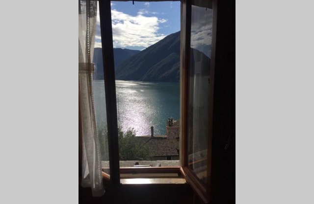 Nel set di piccolo mondo antico Villa Viola