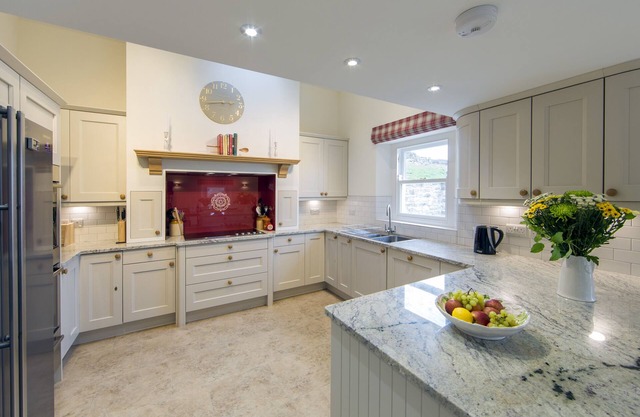 Nell Tom 5 star Luxury Cottage hideaway with stunning views