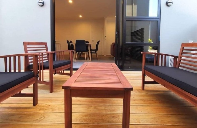 Nelson City Town House 10 minute walk to town