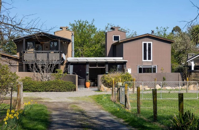 Nelson Rural Retreat - 4bd getaway, spa pool, views, 20 mins from Nelson Airport