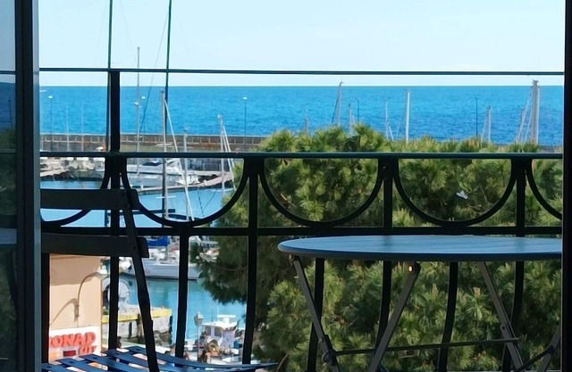 Nene's Home, a house to love, in the center, overlooking the sea.