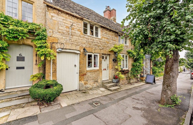 Nepenthe - a cottage that sleeps 6 guests in 3 bedrooms