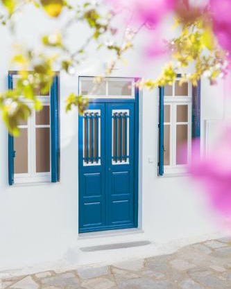 Nerida Tinos - Elegant 2-Bedroom Apartment in Tinos Town