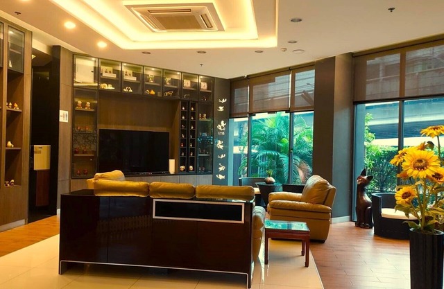 Nest n Rest Hotel
