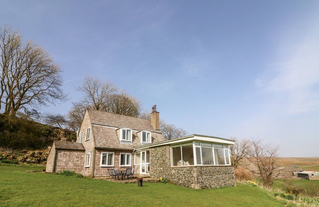 NETHERSCAR, pet friendly, with open fire in Ingleton