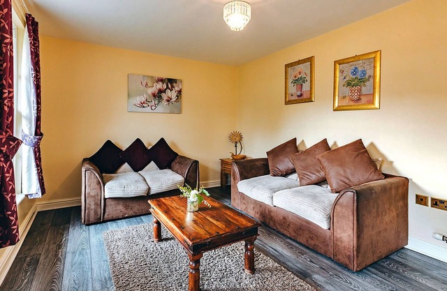 Netley Hall - Rose by Interhome