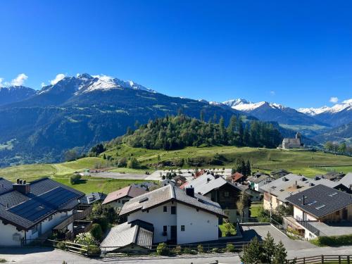 Neu-renovierte - Nov 24 - 2,5 Zi Wohnung mit Traum-Aussicht