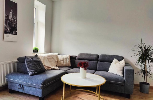 Neu sanierte Wohnung mit Balkon und Stellplatz