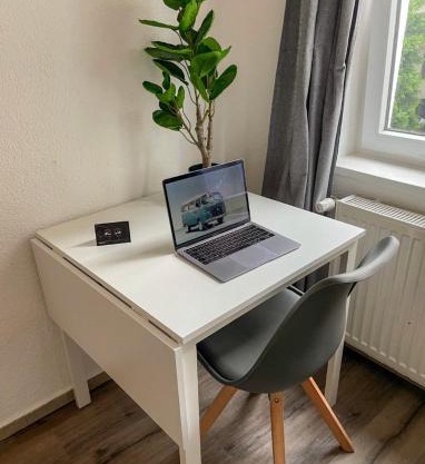 Neu saniertes Penthouse Apartment mit offener Wohnküche