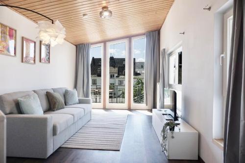 NEU zentrale Wohnung Netflix Balkon 4 Gäste