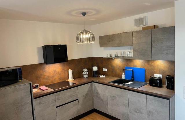 Neue DG-Wohnung,riesen Balkon,Aufzug,Parkplatz,NETFLIX