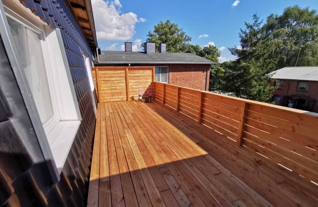 Neue Ferienwohnung auf dem Land mit Dachterrasse aus Holz