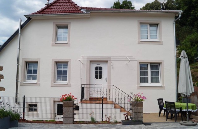 Neurohr house rental - House, shower, toilet, 3 bedrooms