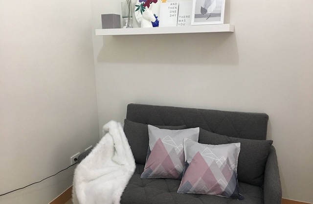 NEW 1-BR Condo in QC