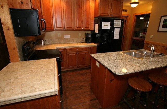 New 2 Bedroom/2 Bathrooms/Jacuzzi Tub