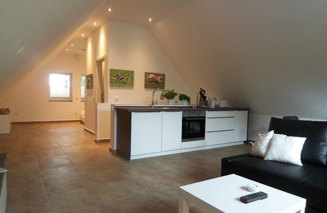 NEW 2015: apartment with 8000 sqm dog walkers, in Cottage, upper floor, 45sqm