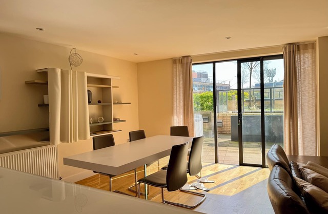 New 3 BD Near Tower Bridge