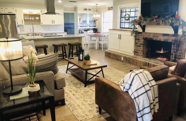 NEW 3 BR 2 BA Modern Farmhouse - Best/Safest Location in Shreveport