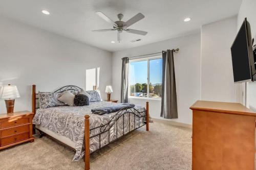 New 3 BR Townhome -Private Patio Heated Pool-31