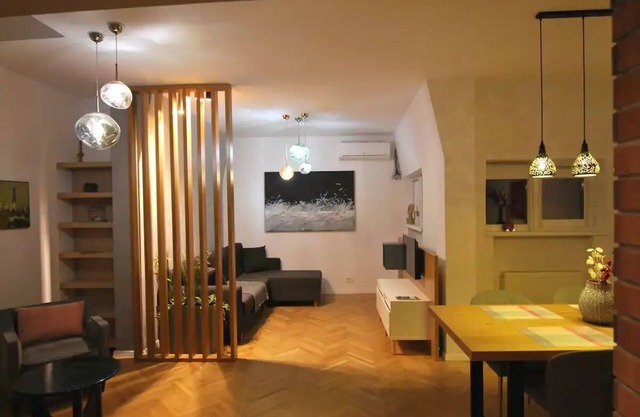 NEW 3 Room Apartment in Berindey Villa, University Square - City Centern
