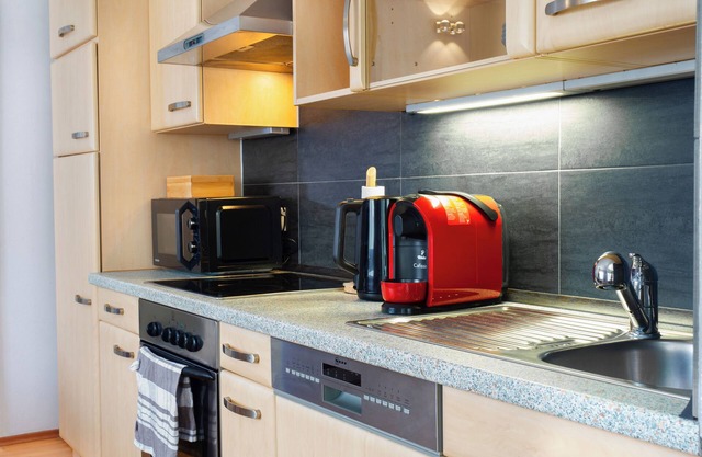 NEW! 3 Room Korbstadt-Apartment/Balcony/Citchen