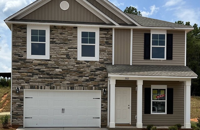 New 4 Bdr Home Close to Clemson U & Lake Hartwell