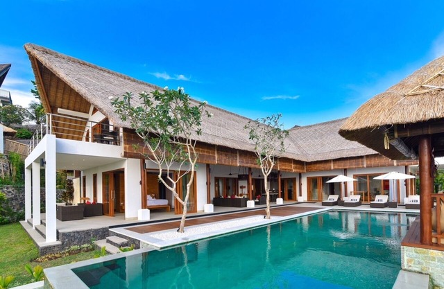New 5-star villa near Lovina with breathtaking views of Bali Sea and sunset