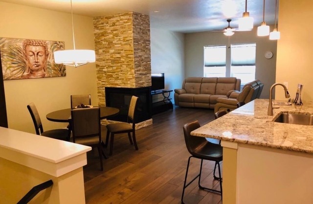 New and Modern Northend Townhome
