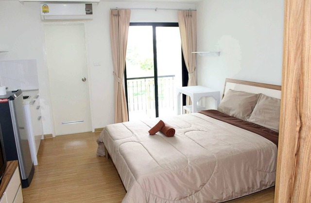 New and Modern Studio 24-2