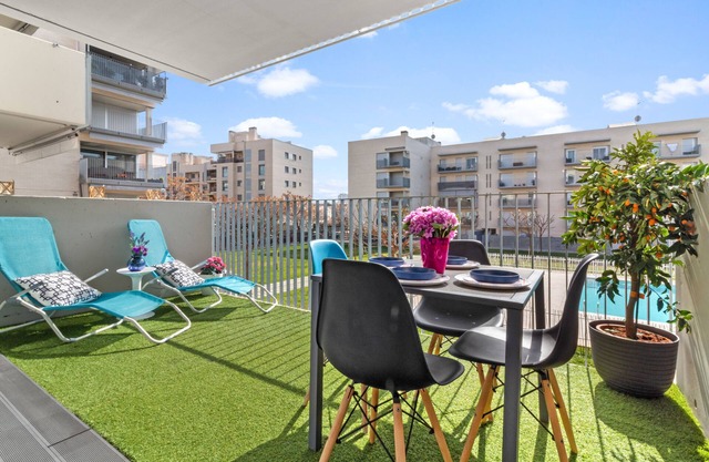 NEW APARTMENT 4 MIN WALK TO TRAIN STATION AND CLOSE TO SERVICES AND BEACH