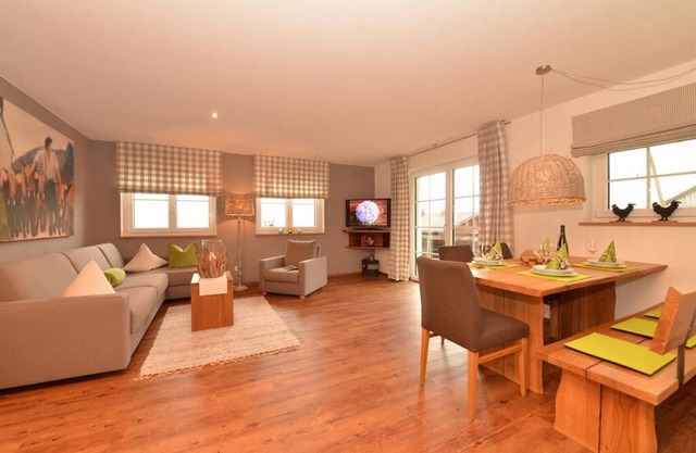 NEW Apartment "hirschSPRUNG" in Alpenhaus Steiner, directly at the ski slope <
