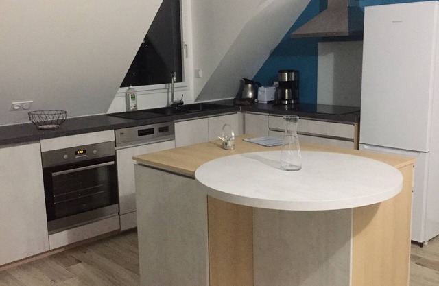 new apartment in the countryside, very quiet, close to the RN165 main road, beaches, Zoo ...