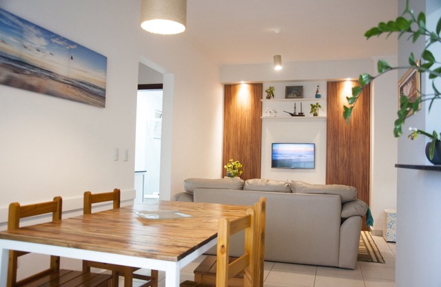 New apartment with gourmet balcony, AC, 2 parking spaces, Wi-Fi and Smart TV, 200m from the beach