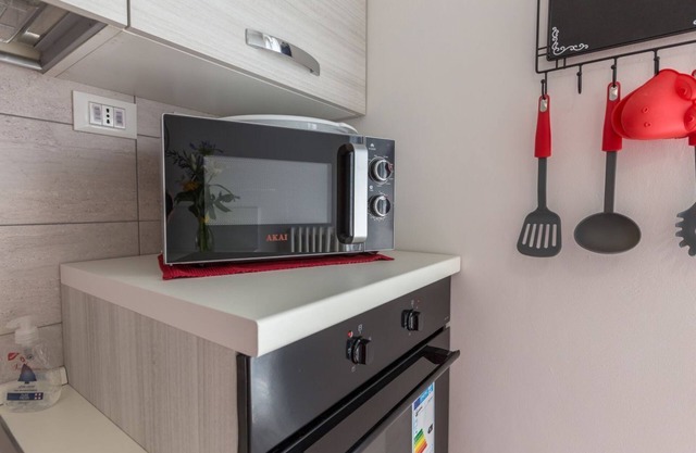 NEW! Apartment X6 with WIFI, A/C, underground M1!