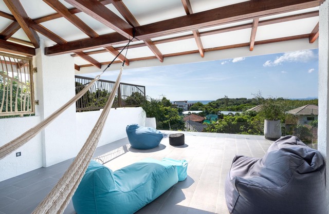 New 'Balinese Style' Pool Villa Near Beach with Sunset Sea View!