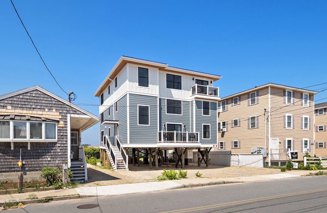 NEW Beachside Bungalow - 5Bd - Sunset View