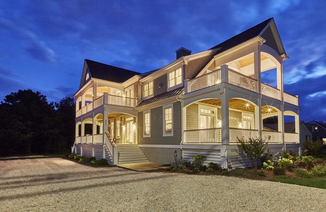 New Beautifully Appointed Home Perfect for Large Groups - Dogs Considered